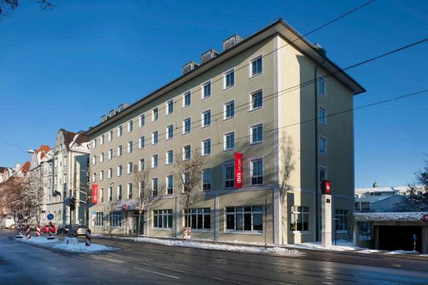 På billedet ses objektet ibis Augsburg Koenigsplatz beliggende i byen Augsburg.