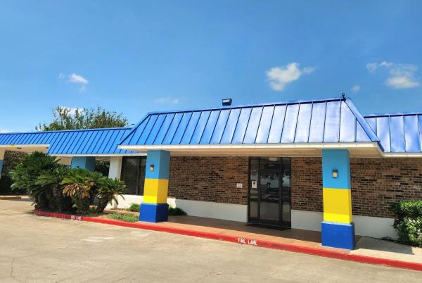 A la foto es mostra l'objecte Days Inn by Wyndham Seguin TX situat a la ciutat de Seguin.