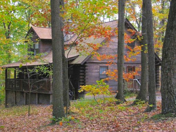 Nella foto è visibile l'oggetto Spacious and Rustic Cabin Rental in the Woods near Catoctin Mountain Park, Maryland situato nella città di Thurmont.