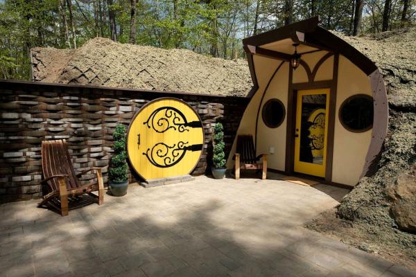 Charming Luxury Hobbit House With Private Hot Tub In Tranquil Woodlands On Littlefield Pond In Springvale, Maine - Maine