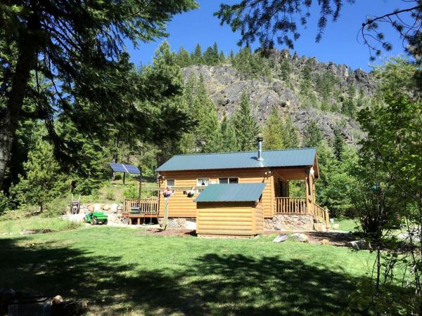 Na fotografii je vidět objekt Rustic Cabin in a Charming Location in Stevens County, Washington nacházející se ve městě Miles.