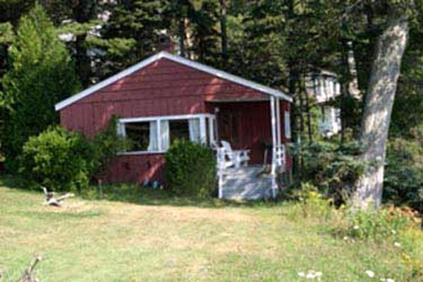 A la foto es mostra l'objecte Family-Friendly Cottage with Fantastic Views in Boothbay Harbor, Maine situat a la ciutat de Hendricks Harbor.