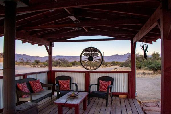 Unique Tipi Accommodation For A Glamping Experience Near Las Vegas, Nevada - 死亡谷國家公園
