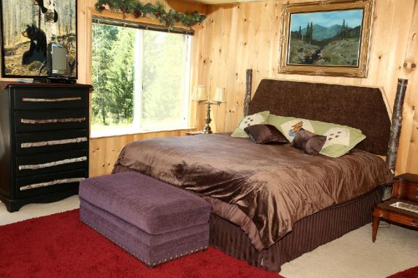 Auf dem Foto ist das Objekt Romantic Getaway for Two in a Peaceful Suite near Coeur d'Alene, Idaho in der Stadt Careywood zu sehen.