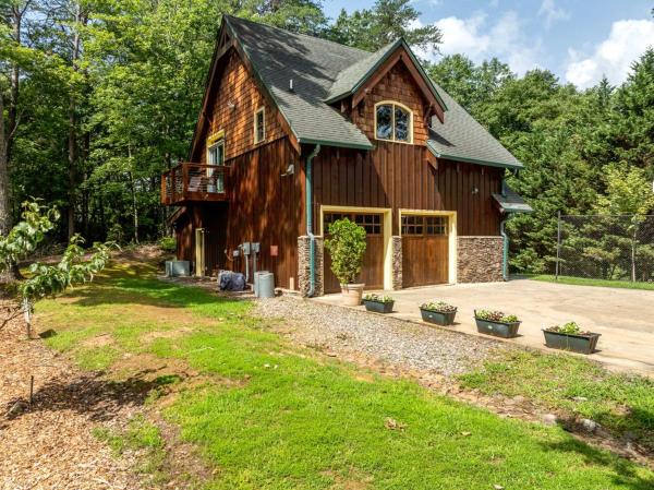 Delightful Cabin Rental With Mountain Views Near Chattahoochee National Forest, Georgia - Mineral Bluff, GA
