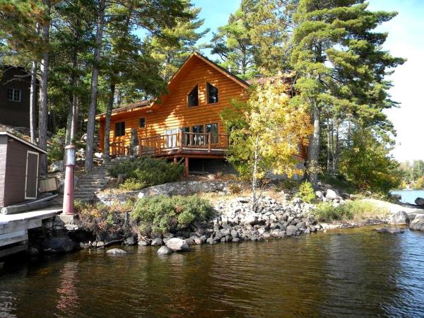 A la foto es mostra l'objecte Island Cabin Rental with Fireplace and Pool Table near Voyageurs National Park, Minnesota situat a la ciutat de Orr.