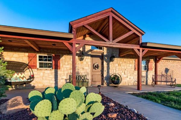 A la foto es mostra l'objecte Luxurious Rental by the Palo Duro Canyon for a Family Vacation in Texas situat a la ciutat de Claude.