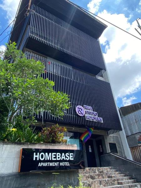 A la foto es mostra l'objecte HomeBase Apartment Hotel situat a la ciutat de Manila.