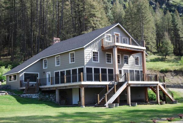 A la foto es mostra l'objecte Luxury Vacation Rental on Palmer Lake in Okanogan County, Washington situat a la ciutat de Loomis.