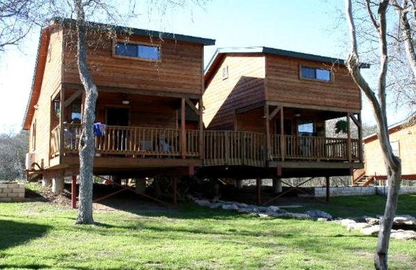 A la foto es mostra l'objecte Sweet Cabin Rental for Family-Friendly Getaway near New Braunfels, Texas situat a la ciutat de Buda.