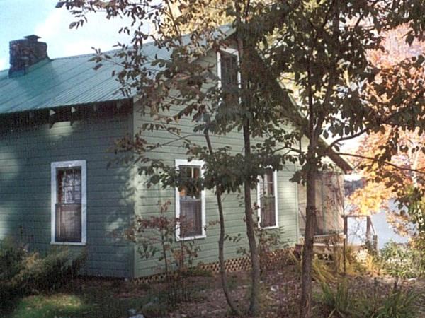 A la foto es mostra l'objecte Private Vacation Rental Overloooking Lake near Saratoga Springs, New York situat a la ciutat de Paradox.