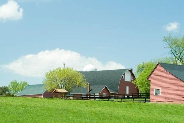 A la foto es mostra l'objecte 1856 Manor Vacation Rental on Huge Horse and Cattle Farm near Charlottesville, Virginia situat a la ciutat de Somerset.
