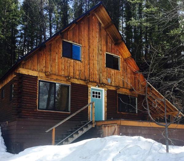 Na fotografii je vidět objekt Traditional Log Cabin Rental near the Grand Tetons in Alpine, Wyoming nacházející se ve městě Alpine.