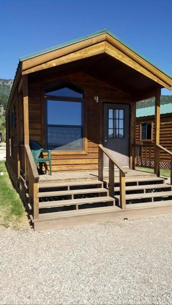 A la foto es mostra l'objecte Breathtaking Cabin Fire Pit Provided Close to West Yellowstone, Montana situat a la ciutat de Lakeview.