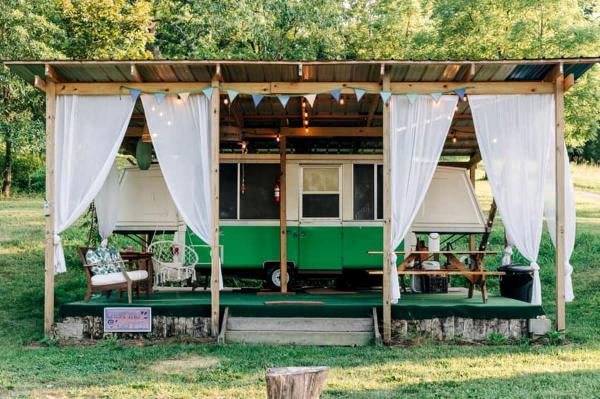 A la foto es mostra l'objecte Charming Camper Rental Ideal for Glamping in Missouri situat a la ciutat de Saint Clair.