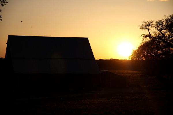 A la foto es mostra l'objecte Authentic Ranch Cabin Rental with Meadow Views in Christoval, Texas situat a la ciutat de Christoval.