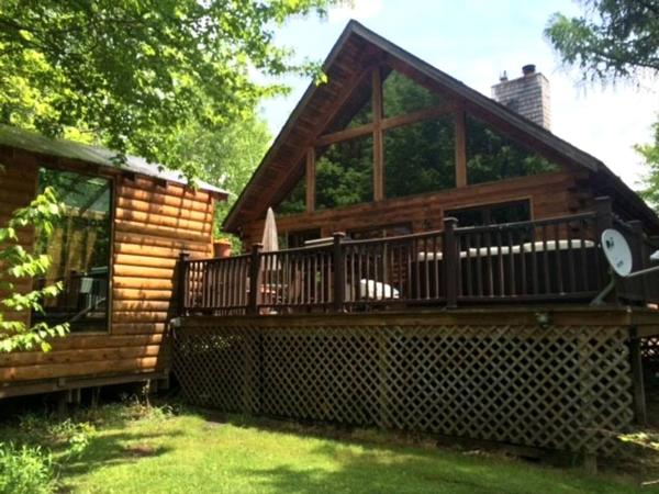 En la foto se muestra el objeto Secluded Cabin Rental near Letchworth State Park in Buffalo, Arcade, New York ubicado en la ciudad de Arcade.