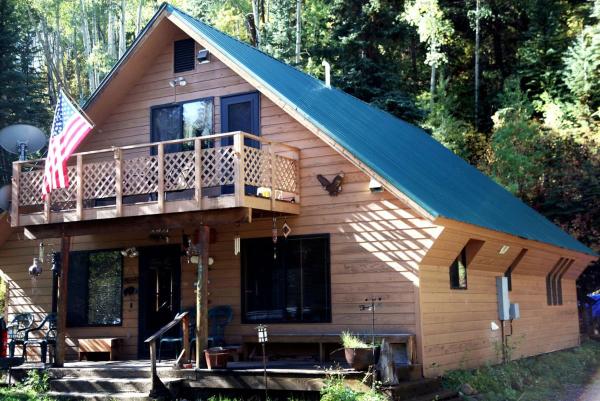 Na zdjęciu widoczny jest obiekt Pet-Friendly Cabin Getaway for Groups near Aspen, Colorado położony w mieście Meredith.