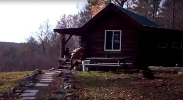 A la foto es mostra l'objecte Pet-Friendly Rustic Cabin on Grafton Mountain, New York situat a la ciutat de Buskirk.