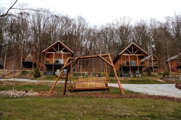 Group Friendly Cabin With Spa On The Deck Near Tappan Lake In Ohio - Stock Township