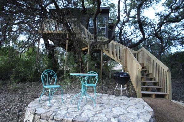 Nella foto è visibile l'oggetto Romantic Escapes to Texas like No Other in this Wonderful Tree House in Leander situato nella città di Bertram.