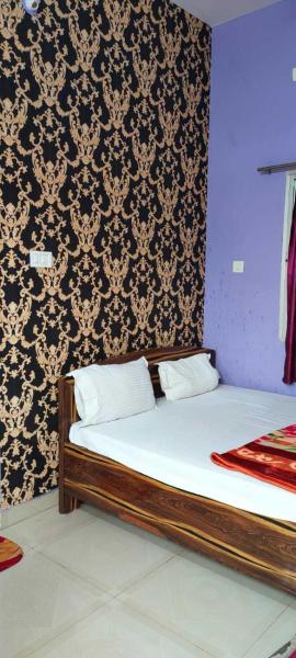 På bildet vises objektet HOTEL O PRIYAL INn som ligger i byen Chās.