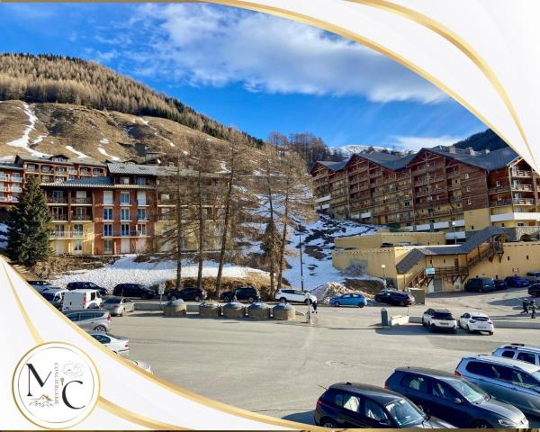 A la foto es mostra l'objecte Studio Etoiles, 5personnes proche piste situat a la ciutat de Allos.