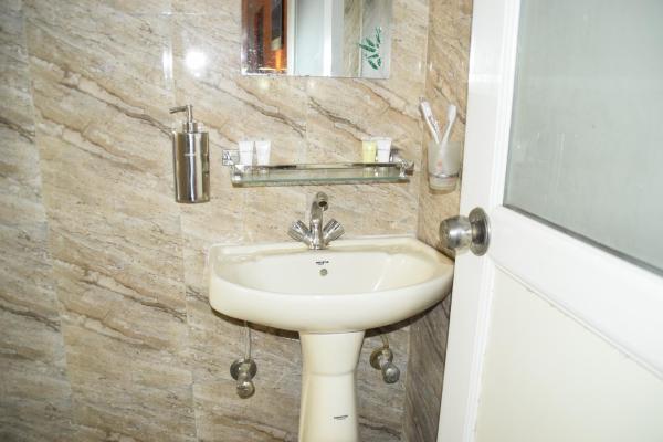 Fotografia 6: Simple & Sustainable- Room with facilities a guest need