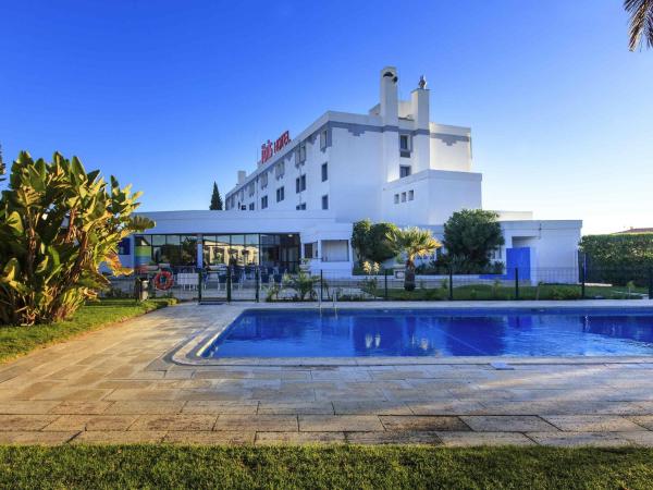 Na fotografii je vidět objekt Hotel ibis Faro Algarve nacházející se ve městě Faro.