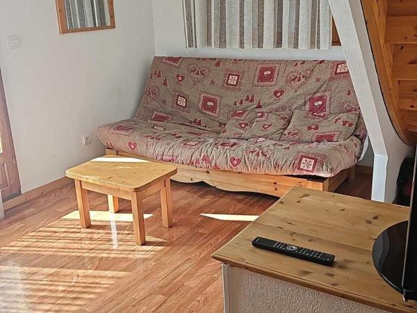 照片显示了位于Superdevoluy市的Chalet Mitoyen 3 Pièces 6 Pers. avec Terrasse et Piscine Chauffée - Superdevoluy - FR-1-504-477物件。