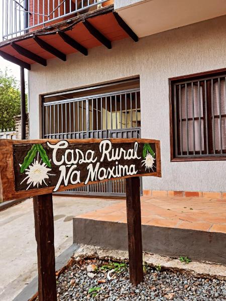 A la foto es mostra l'objecte Ña Maxima Casa Rural situat a la ciutat de Caacupé.