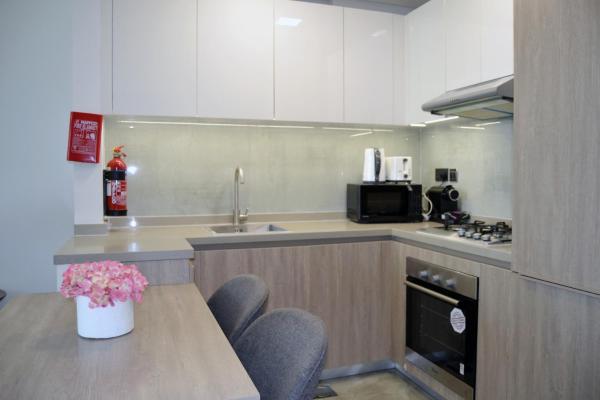 På billedet ses objektet Cozy spacious Modern 1 bedroom Apartment beliggende i byen Dubai Marina.