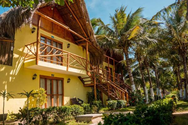 Waikiki Beach Boutique Hostel - La Guajira