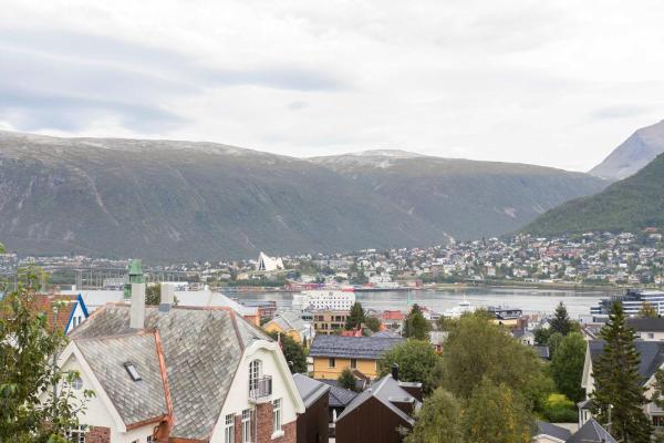 Spacious with a great view over Tromsøの写真4