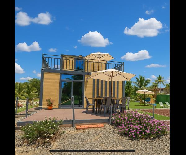 En la foto se muestra el objeto Yellow house 6 minutos de playa ubicado en la ciudad de El Rebalse.