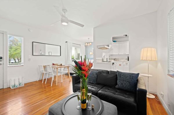 Bild 5: Studio by the Beach Lush Patio w BBQ Queen Bed Breakers Key Two H0MES