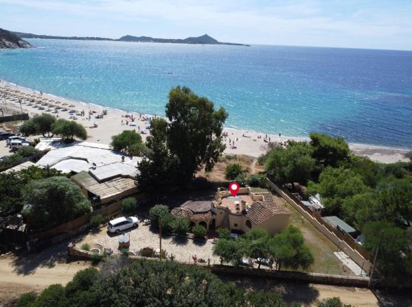 Στη φωτογραφία φαίνεται το αντικείμενο Villa dei Pirati, sulla spiaggia di Campus που βρίσκεται στην πόλη Porto sa Ruxi.