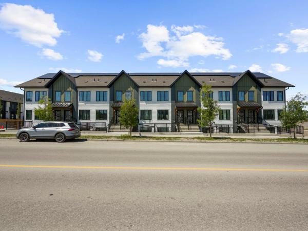 A la foto es mostra l'objecte Exquisite 1-Bdr Condo Apt situat a la ciutat de Calgary.