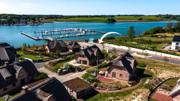 Na fotografii je vidět objekt Entdecke das Reethüüs 28 – Ihr neues Schleiferienhaus in Kappeln nacházející se ve městě Kappeln.