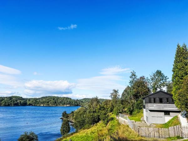 På billedet ses objektet Holiday Home Lauvlid Cottage by Interhome beliggende i byen Grimsland.
