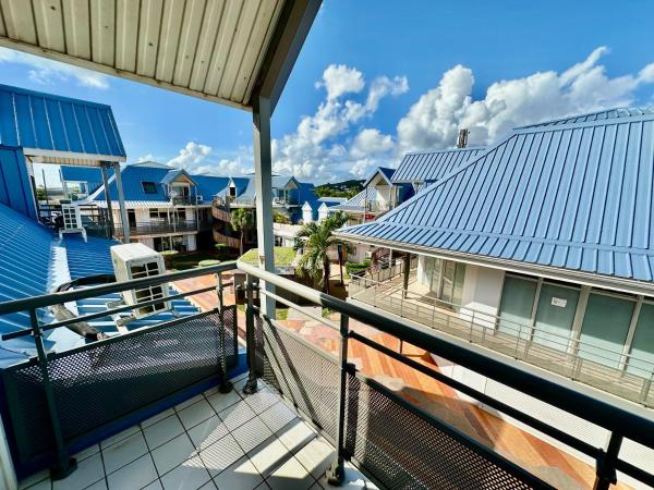Large central 2 bedroom, ideal for family or pro stay, Marigot