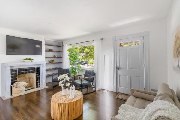 På billedet ses objektet Beautiful Midtown home-sleeps 13 beliggende i byen Atlanta.