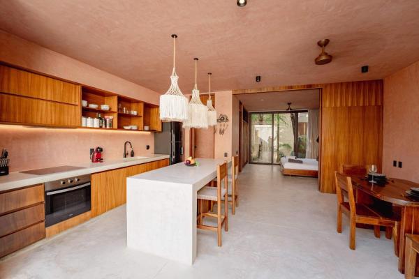 Na zdjęciu widoczny jest obiekt Chic 2BR Villa with Rooftop Pool & Terrace położony w mieście Tulum.