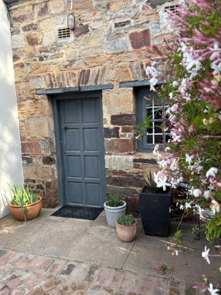 照片显示了位于Grahamstown市的Oatlands Cottages物件。