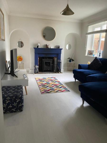 En la foto se muestra el objeto Contractor & Group Stay 6-Bed House with Parking ubicado en la ciudad de Bray.