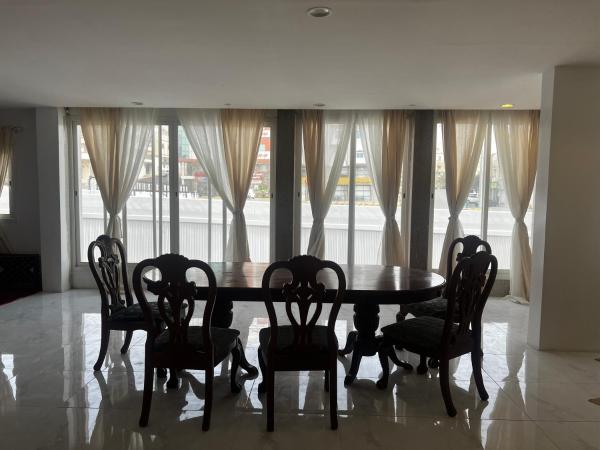 Στη φωτογραφία φαίνεται το αντικείμενο بيت الضباب που βρίσκεται στην πόλη Άμπχα.