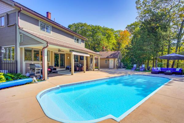 1 Mi To Okemo Mtn Resort: Ludlow Home W/ Hot Tub - Ludlow, VT