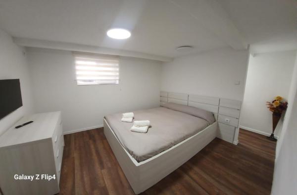Auf dem Foto ist das Objekt Guest Suite SUZY in der Stadt Kamena zu sehen.