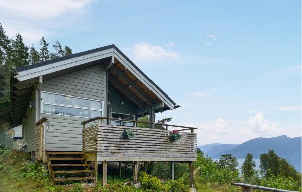 A la foto es mostra l'objecte Gorgeous Home In Lavik With House Sea View situat a la ciutat de Austerheim.