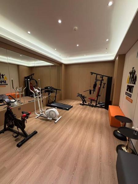 The photo shows the Chongqing Tangtuan Hotel located in the city of Nan'an.